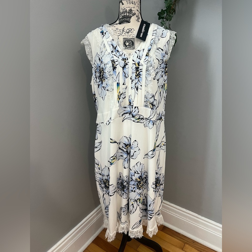 ✨NWT - Karl Lagerfeld Floral Print Lace Trim Dress in Black Multi✨ - Picture 4 of 12